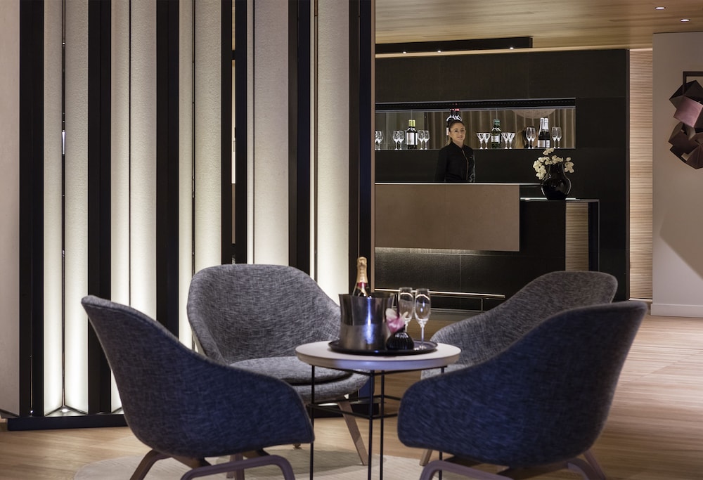 Cram Hotel 55/72