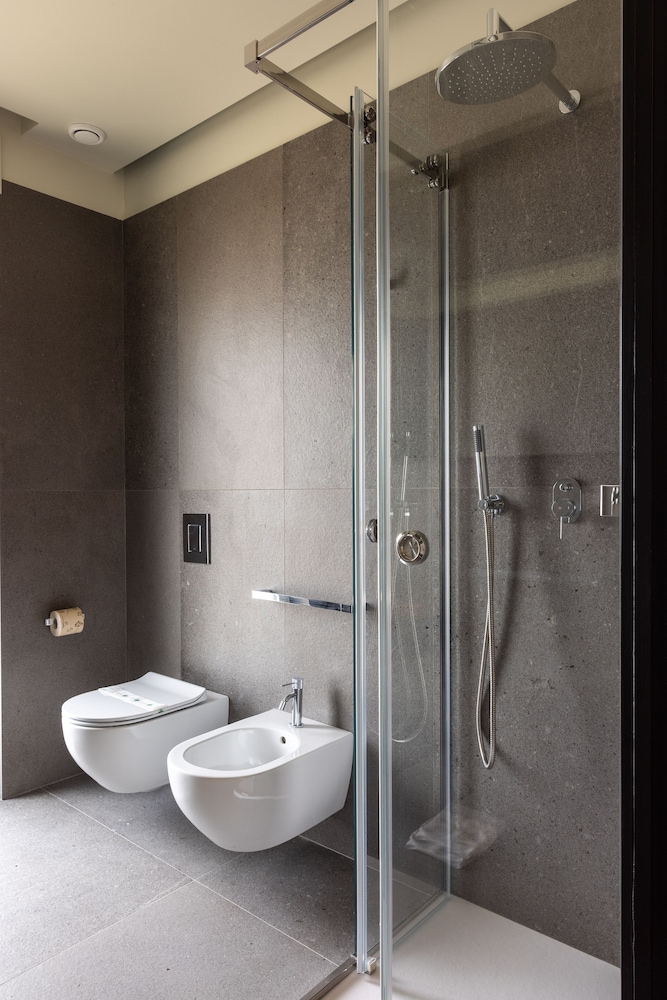 B21 Hotel 35/37