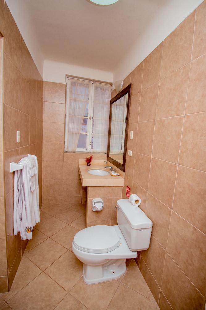 Yabar Hotel Plaza 63/65