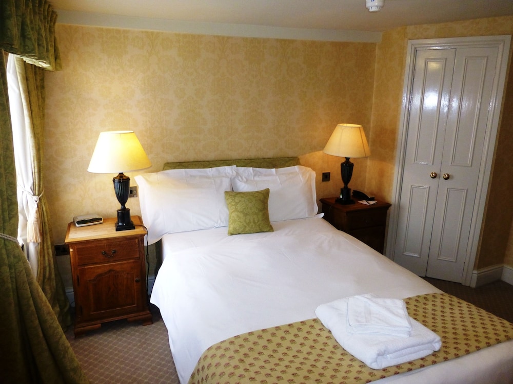 The Bear Hotel 14/33
