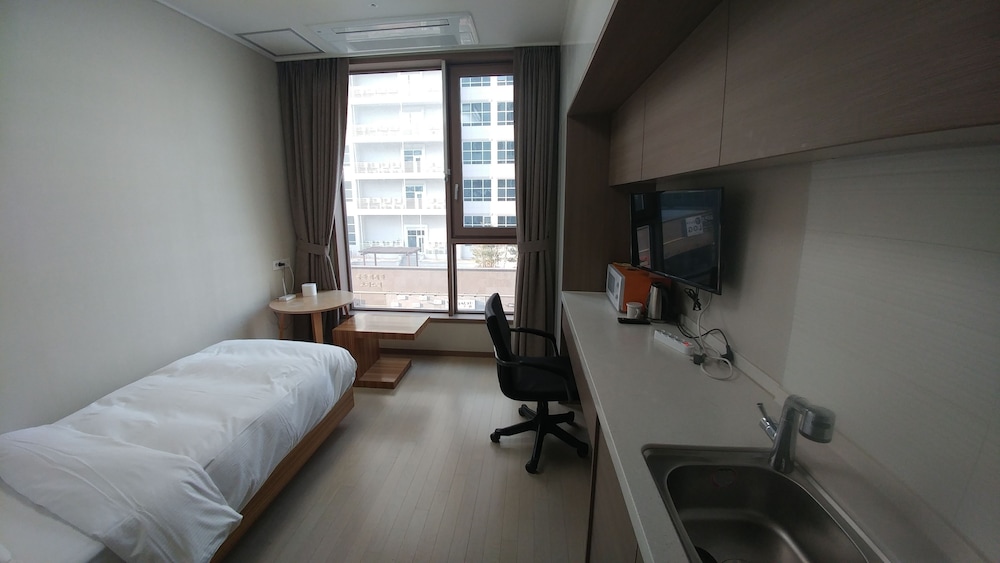 Cplus Residence Hotel 8/18