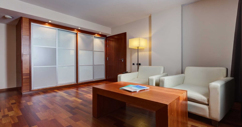 Acevi Villarroel Hotel 50/62