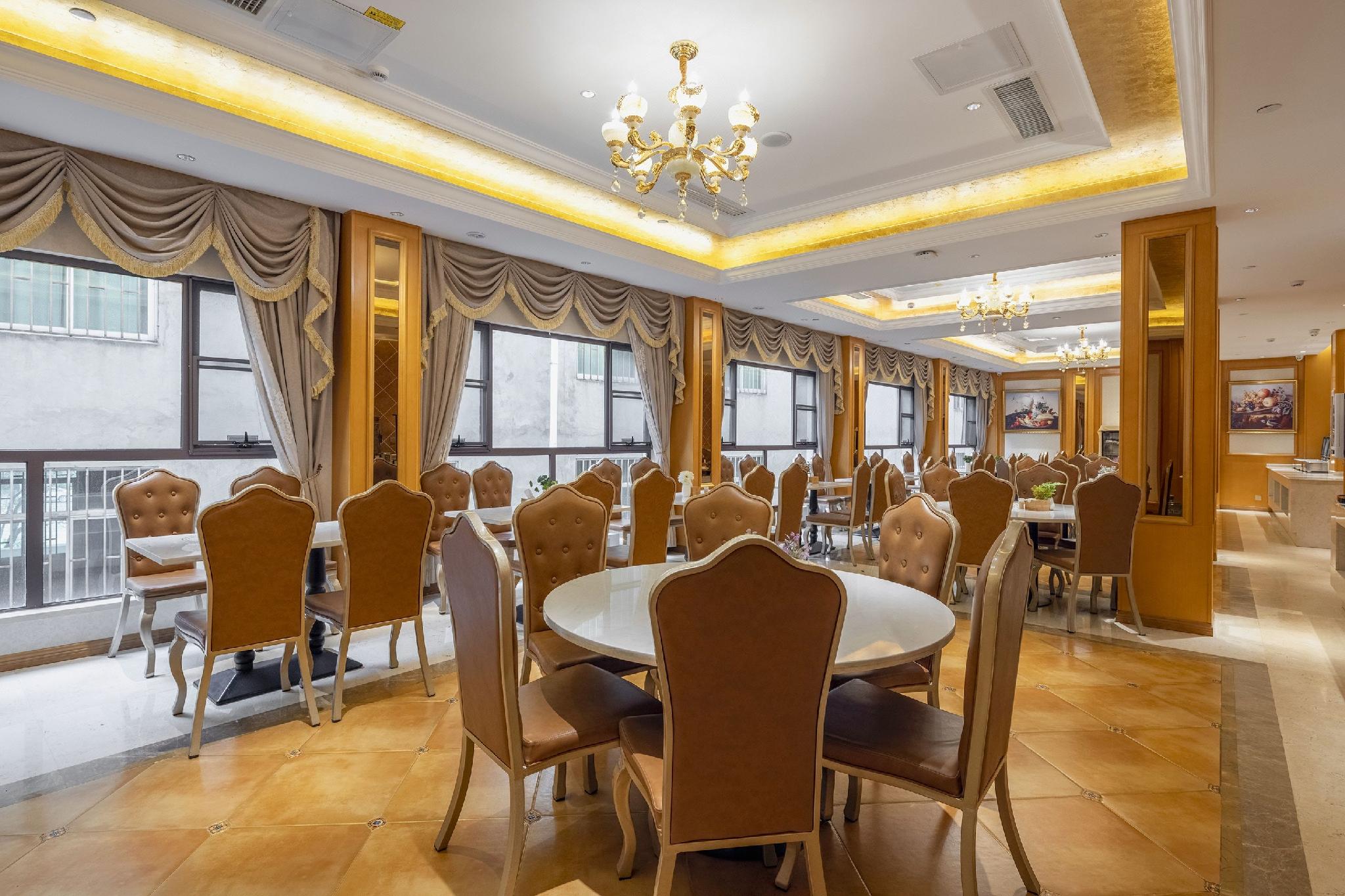 Vienna Hotel (Chuanxin Drum Tower Metro Station, Beijing Road) 43/50