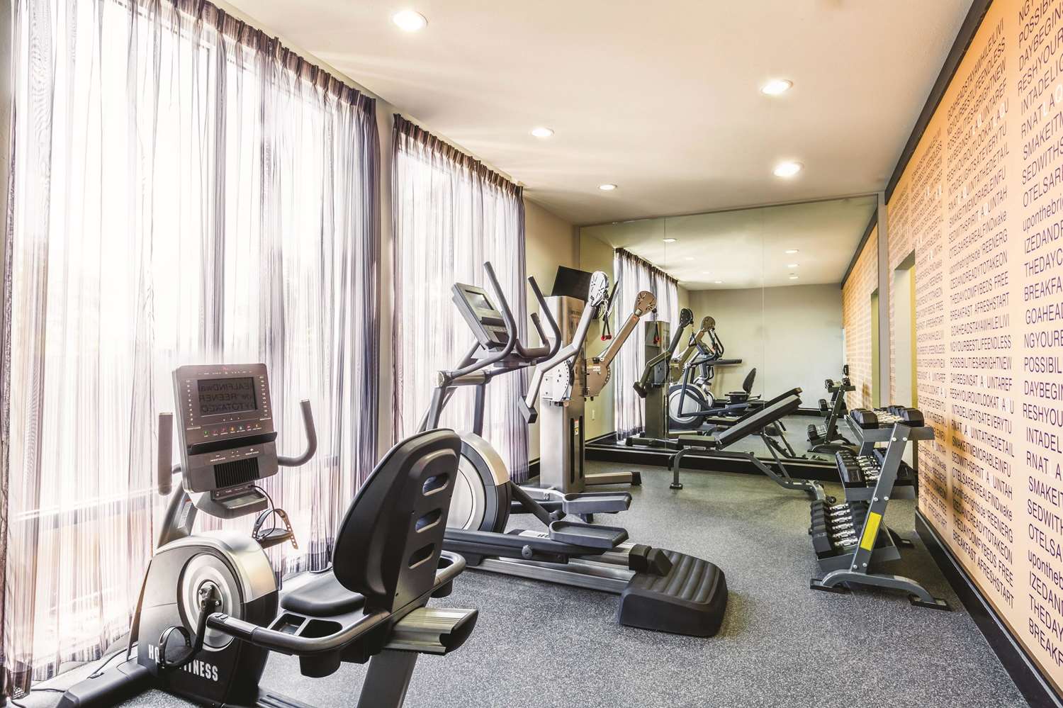 La Quinta Inn & Suites by Wyndham Rockport - Fulton 24/46
