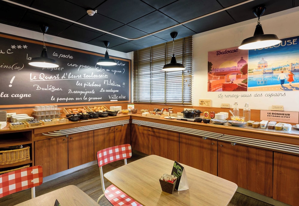 restaurant cafeteria
