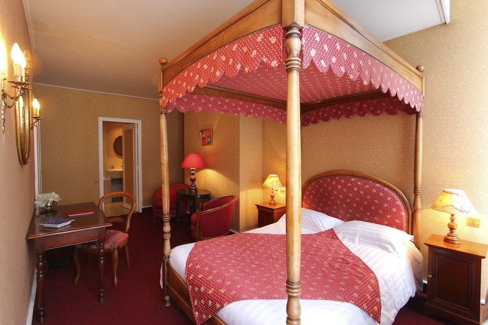 HOTEL DE LA BRETONNERIE 16/86