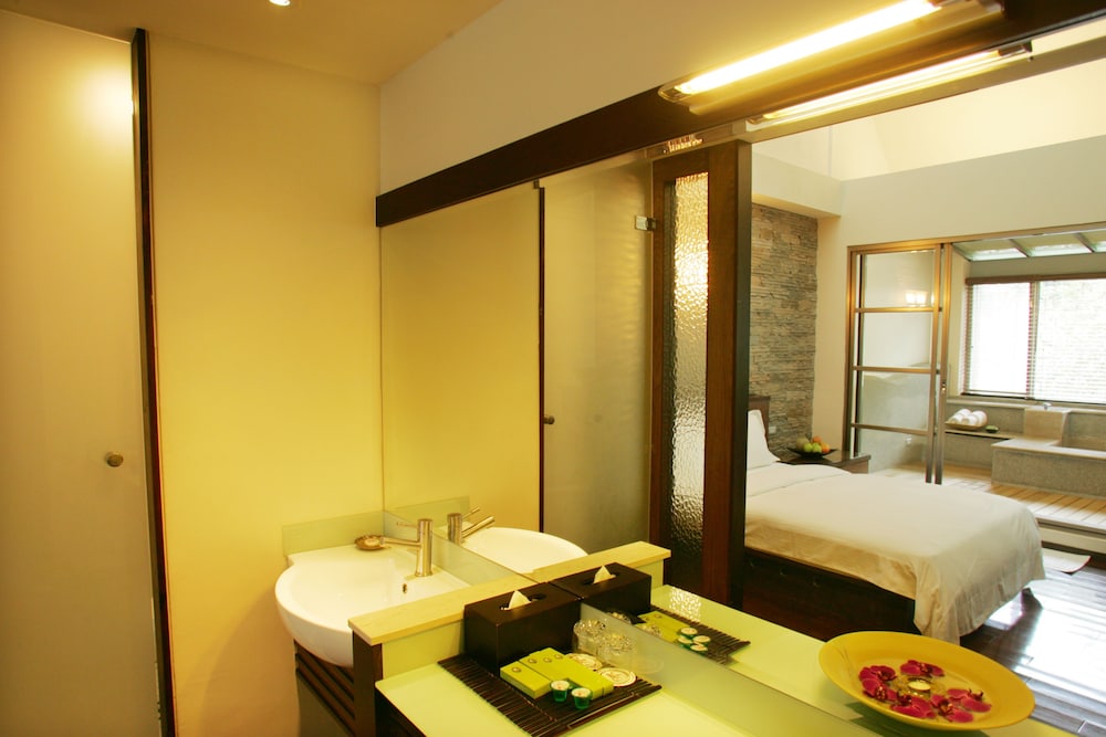Spring Spa Hotel 45/48