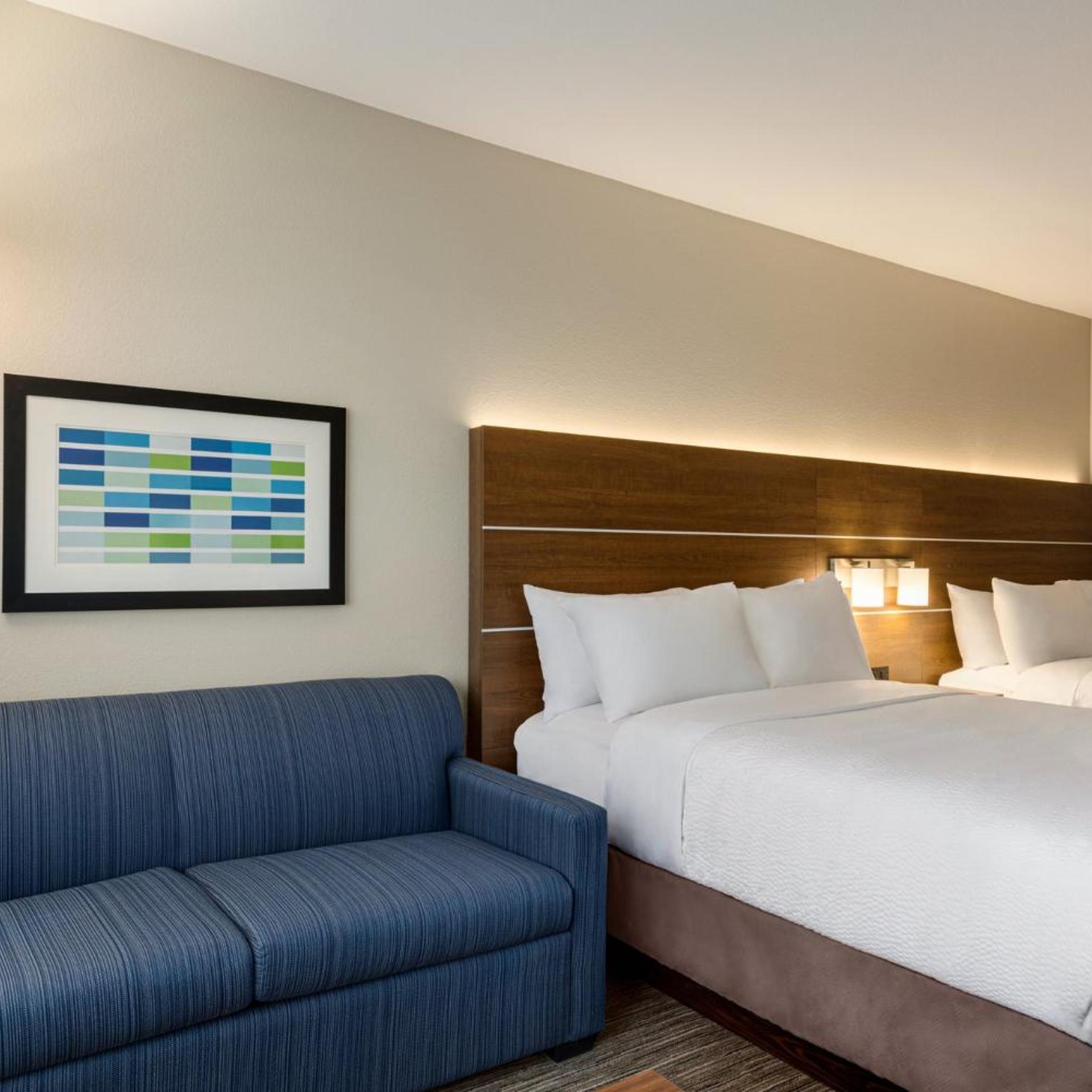 Room, 2 Queen Beds, Sofa, Accessible