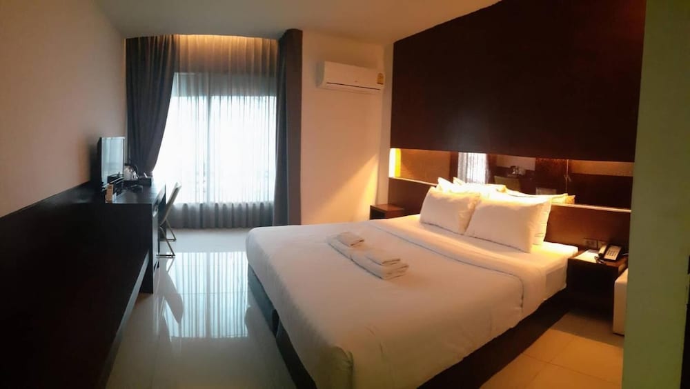 Collection O The Bangkok Airport Link Suite 37/56