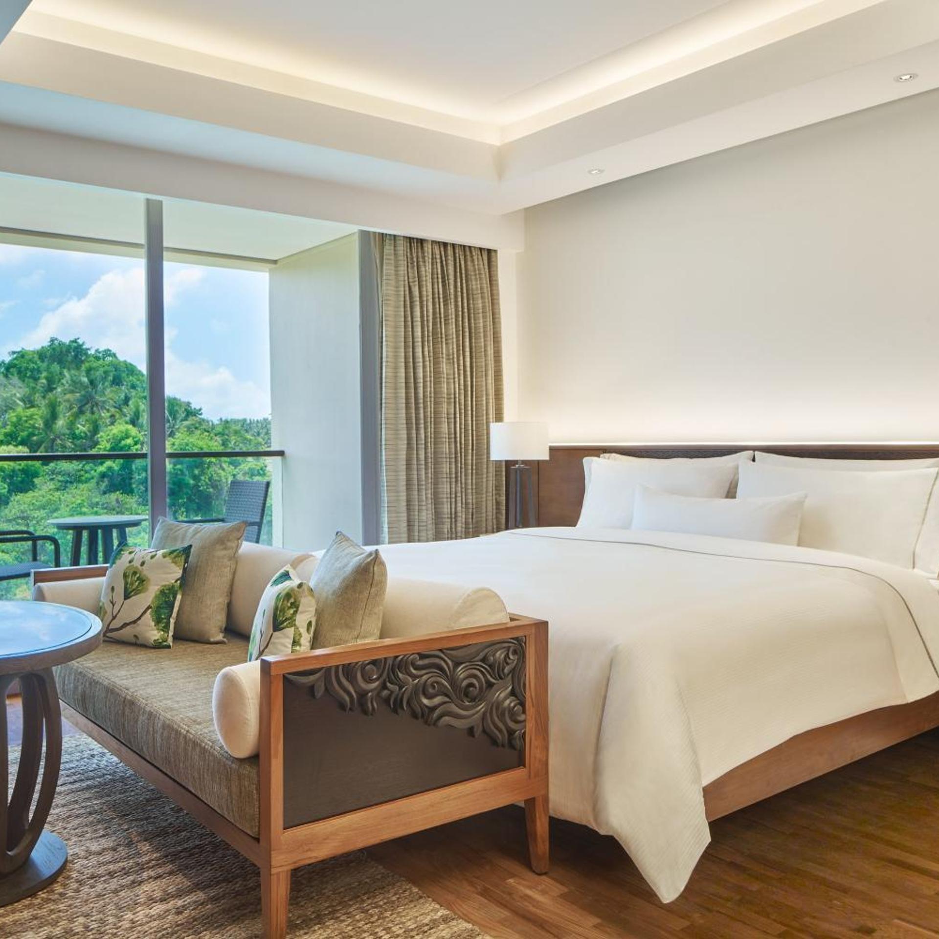 Guest Room, Deluxe, Studio, King Bed, Garden View, Balcony, The Westin Resort & Spa Ubud Bali 2/4