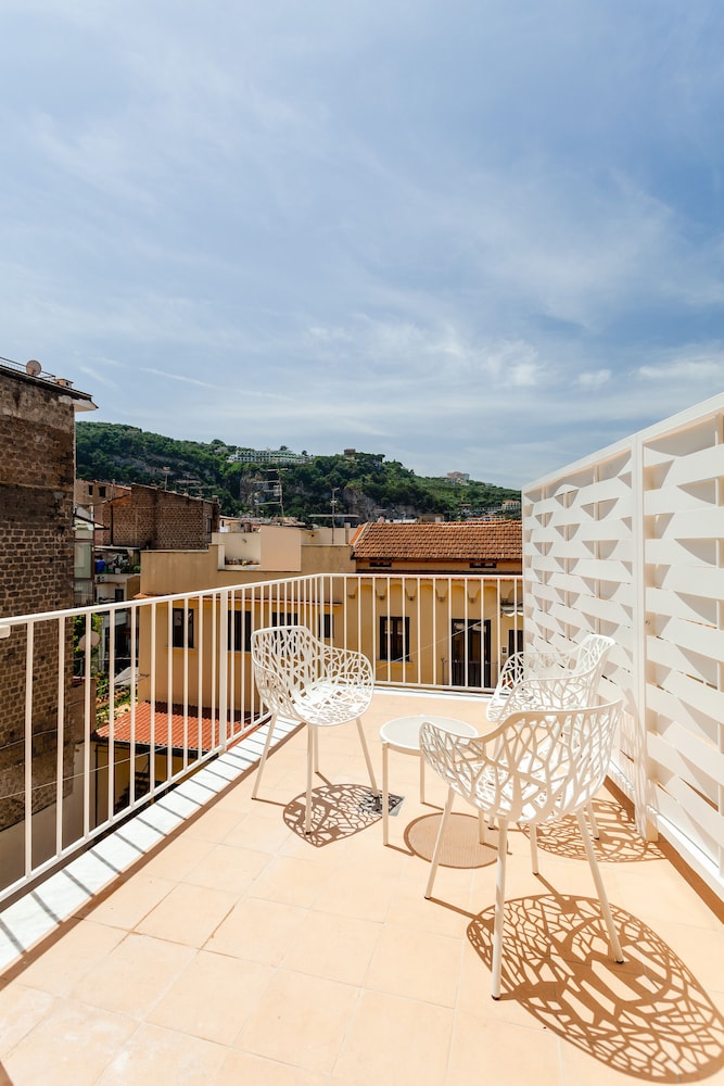 Maison Blu - Intimate Guest House 1/27