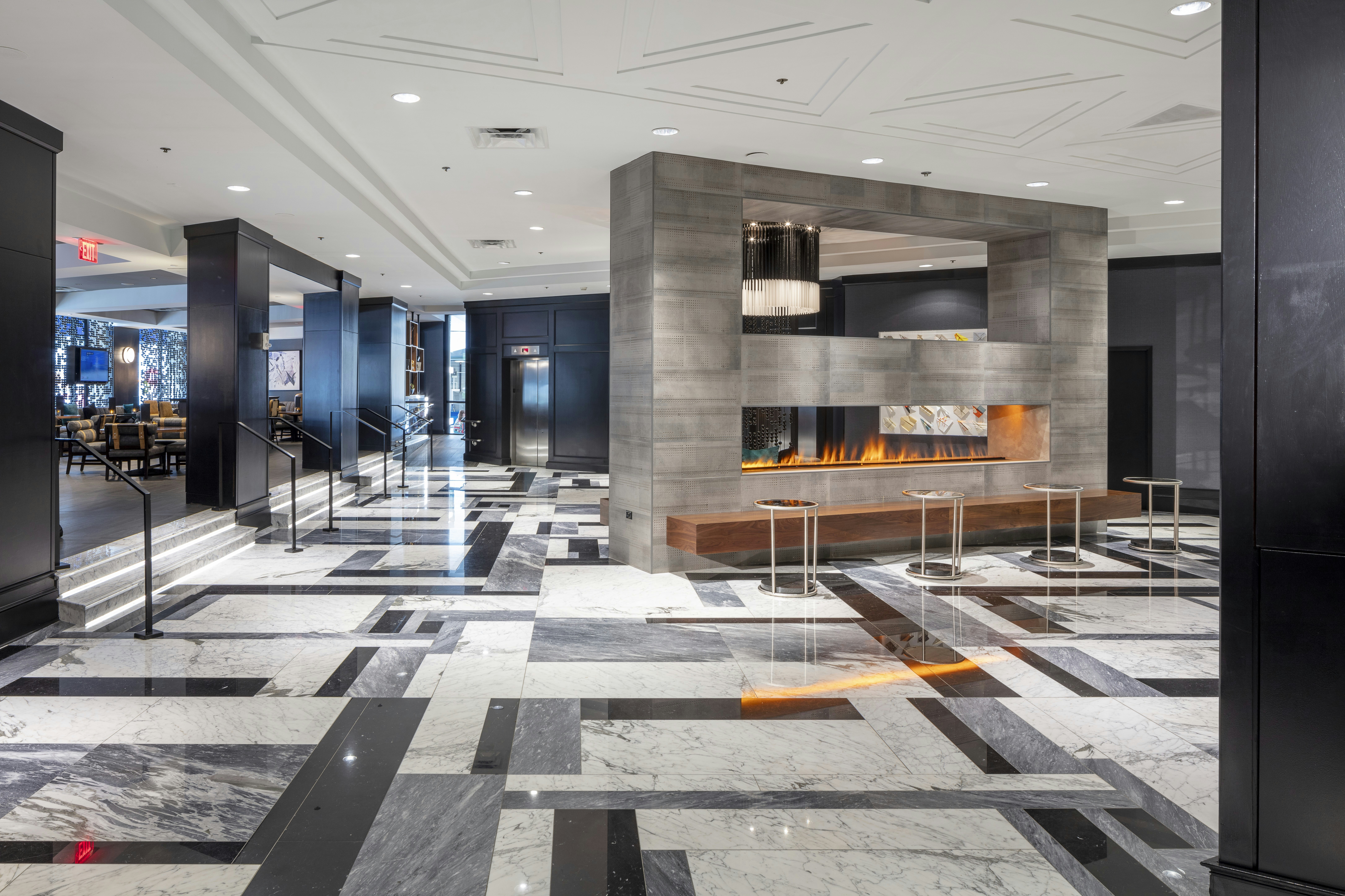 Hilton Boston Back Bay 13/74