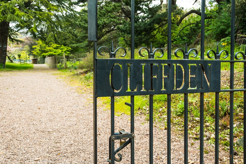Cliffden Hotel 56/66