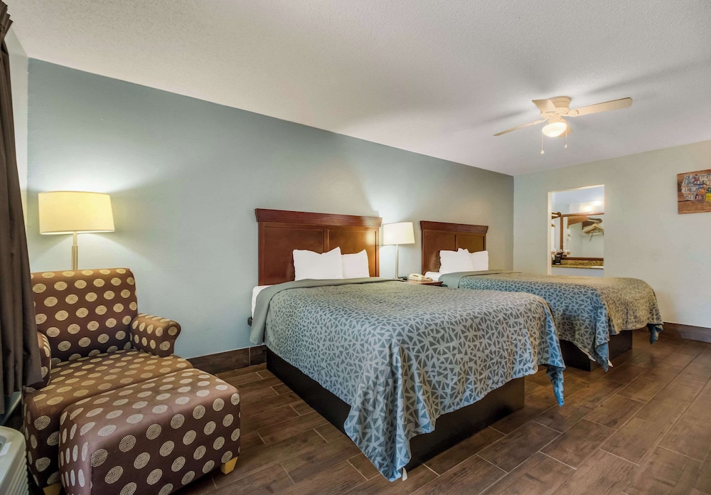 Econo Lodge Inn & Suites Fulton Rockport 11/41