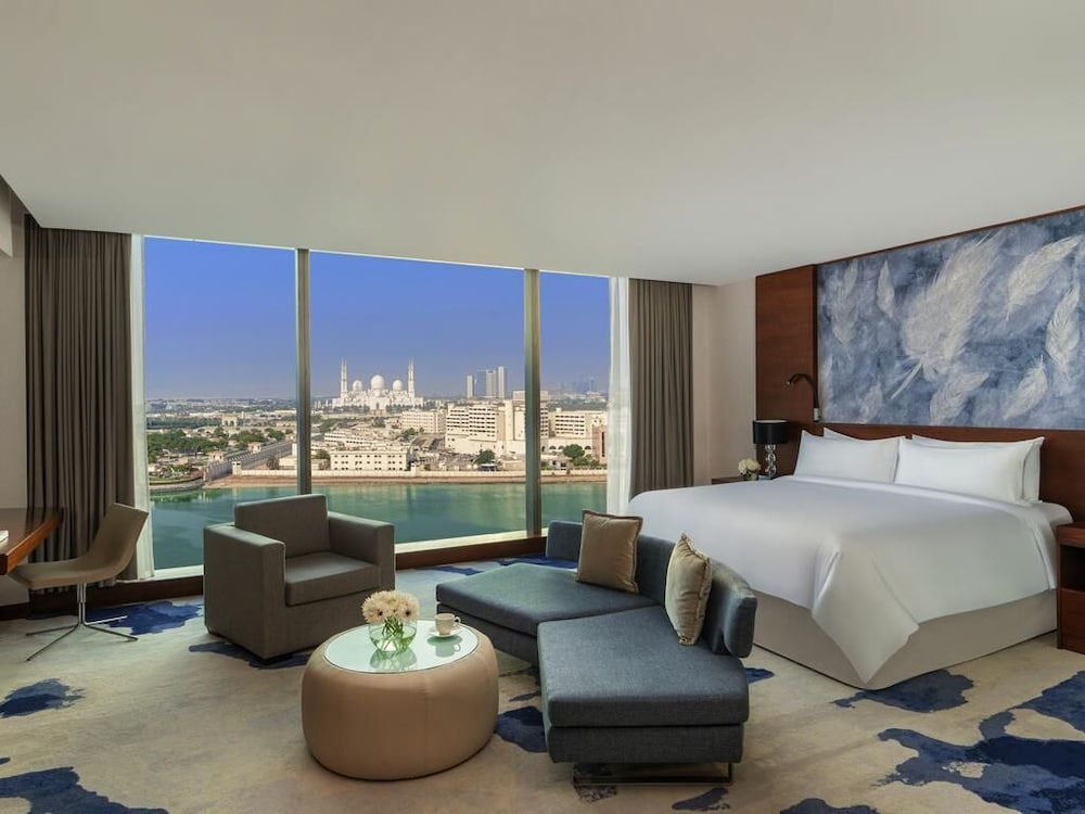 Deluxe, King Bed, Creek View