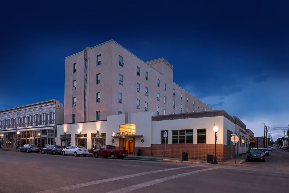 Murray Hotel 1/40