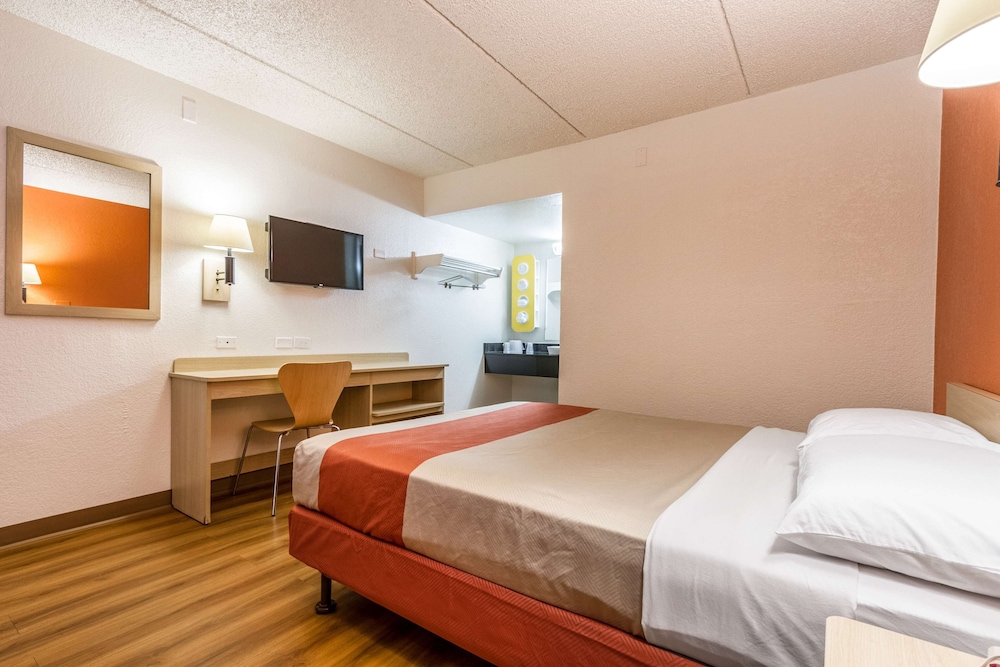 Motel6 Tempe, AZ – Phoenix Airport – Priest Dr 20/43