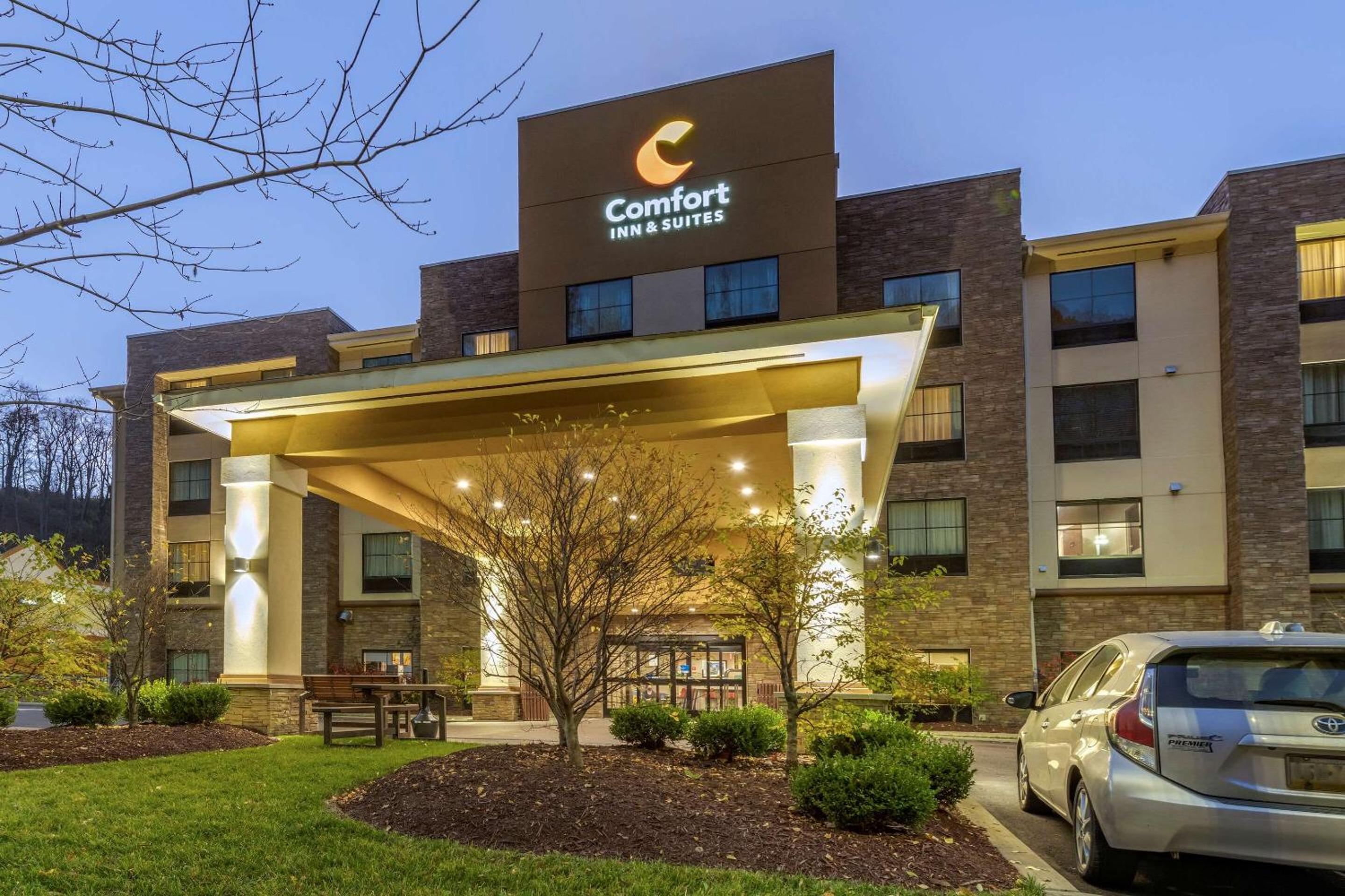 Comfort Inn & Suites 4/40