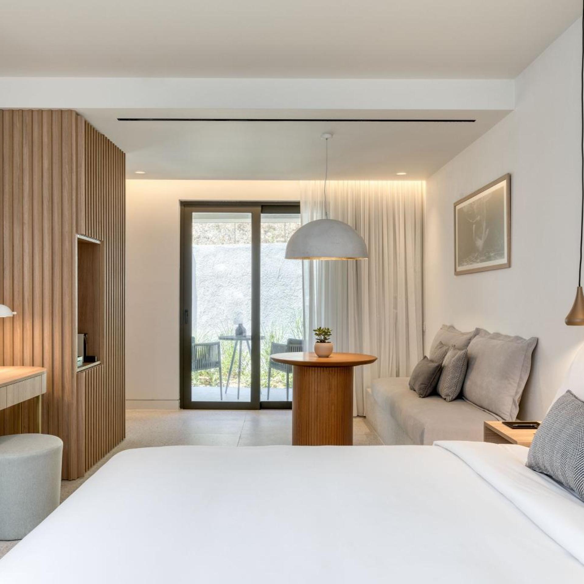Suite, Outdoor Jetted Tub
