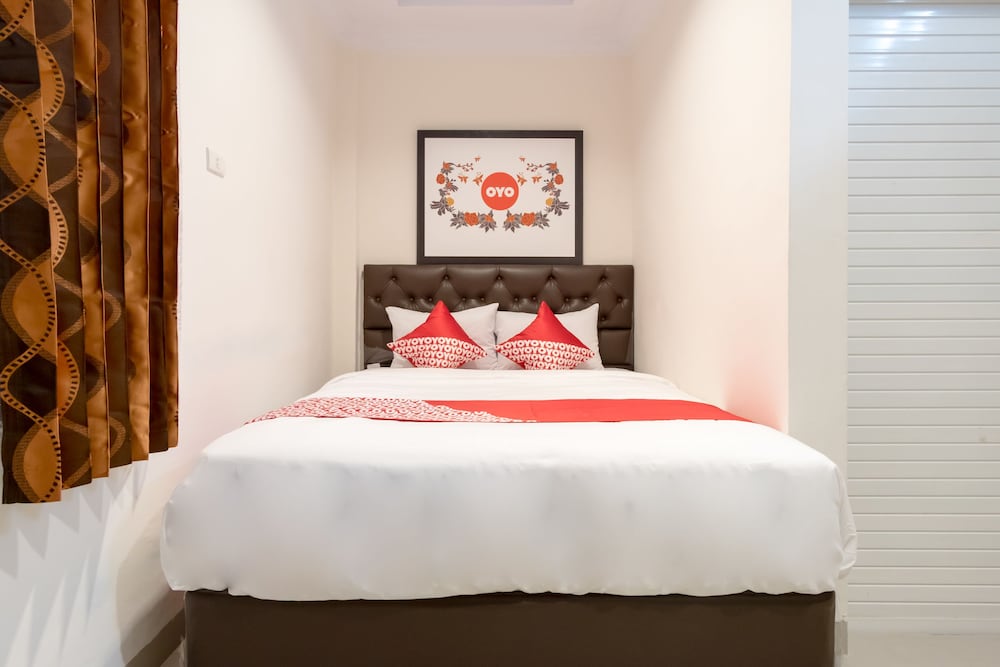 OYO 621 Vania Residence 20/32