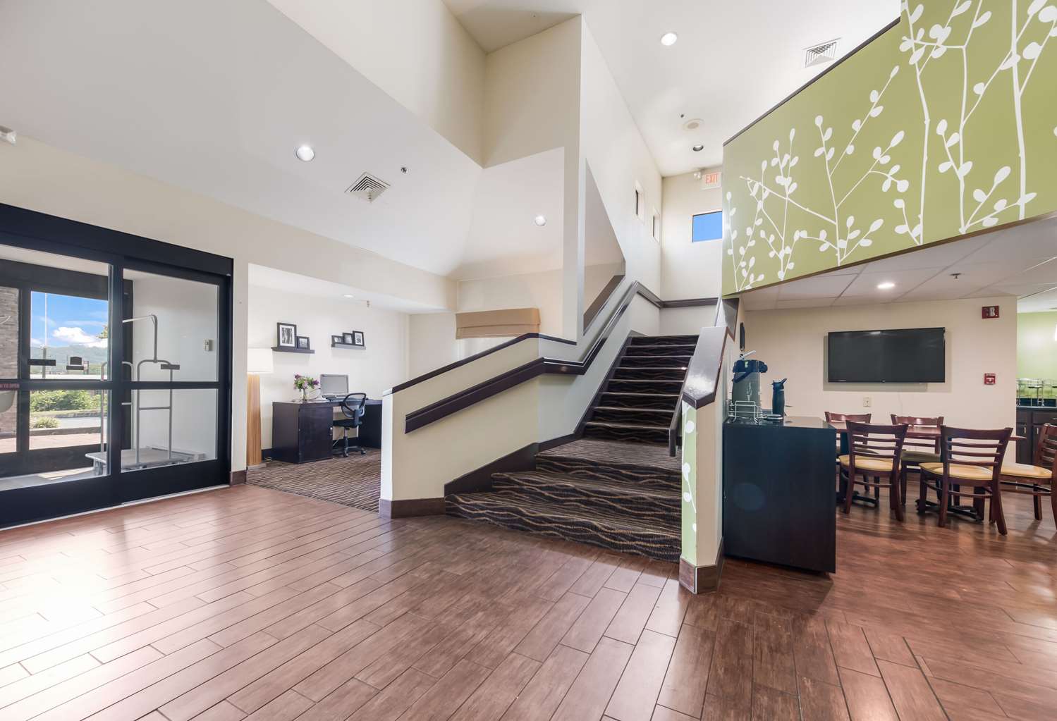 Studio6 Suites - Knoxville, TN - Downtown 26/35