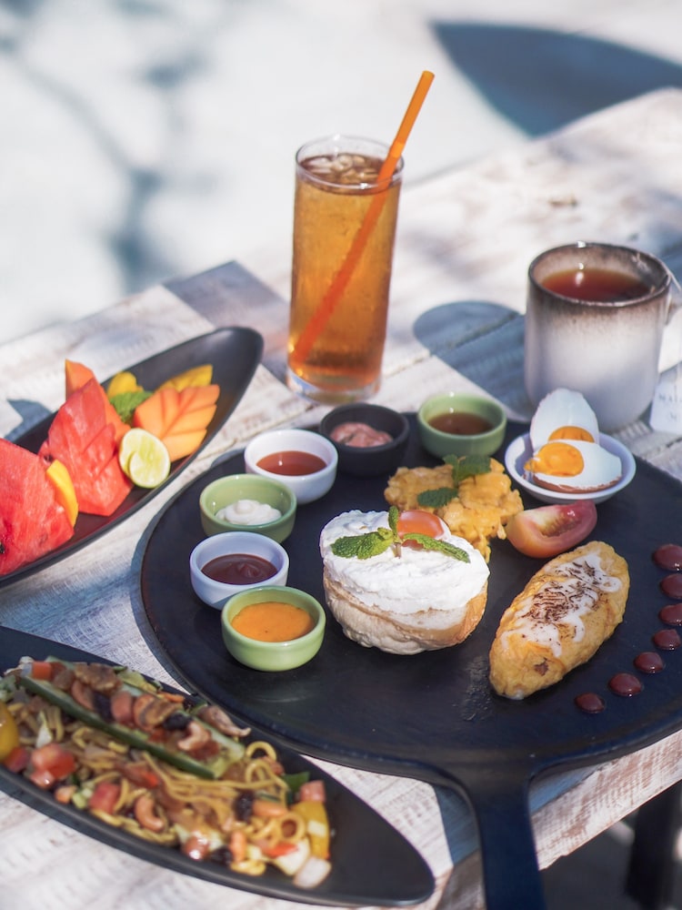 Anona Beachfront Phuket Resort 51/65