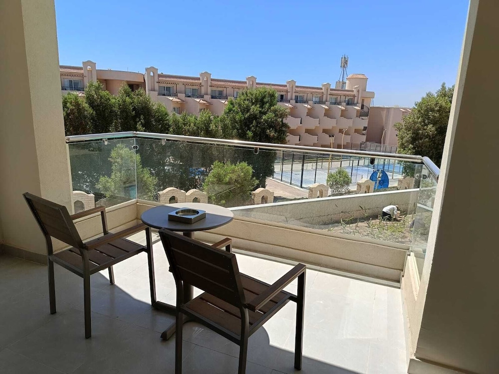 SRNTY Sahl Hasheesh 58/68