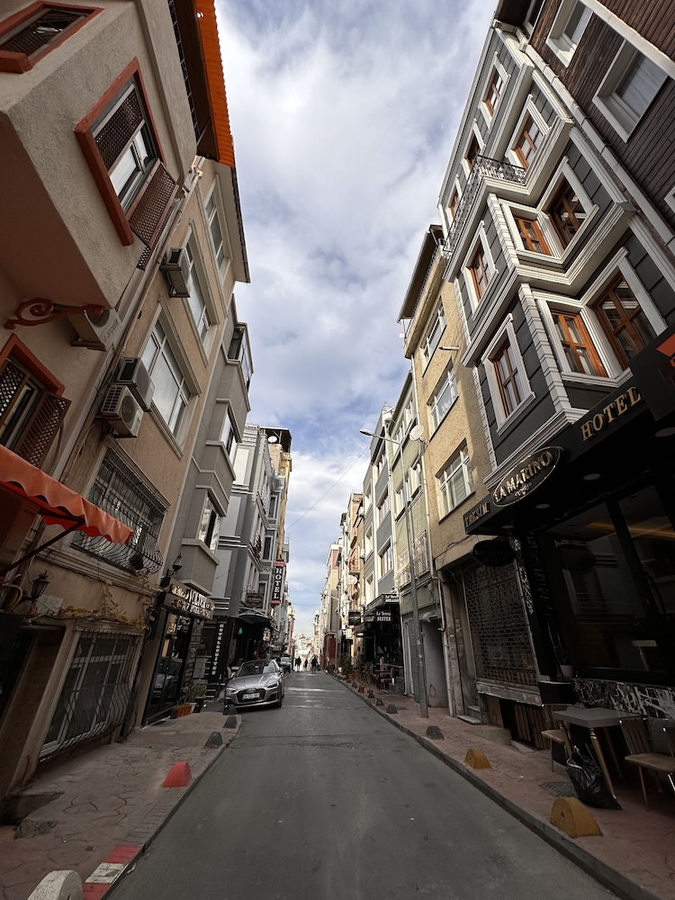 Taksim La Marino Hotel 38/50