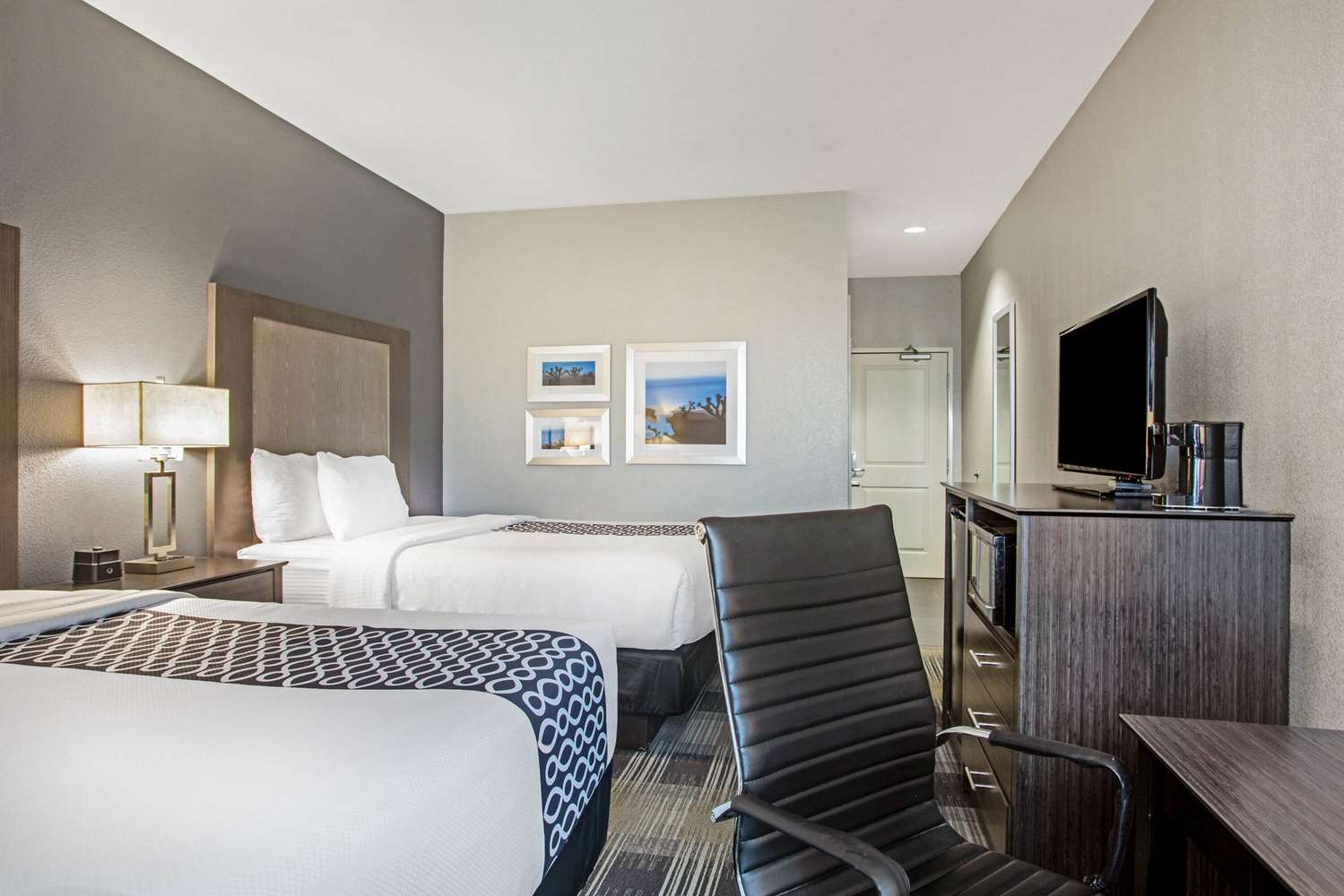 La Quinta Inn Suites By Wyndham Victoria South 11/55