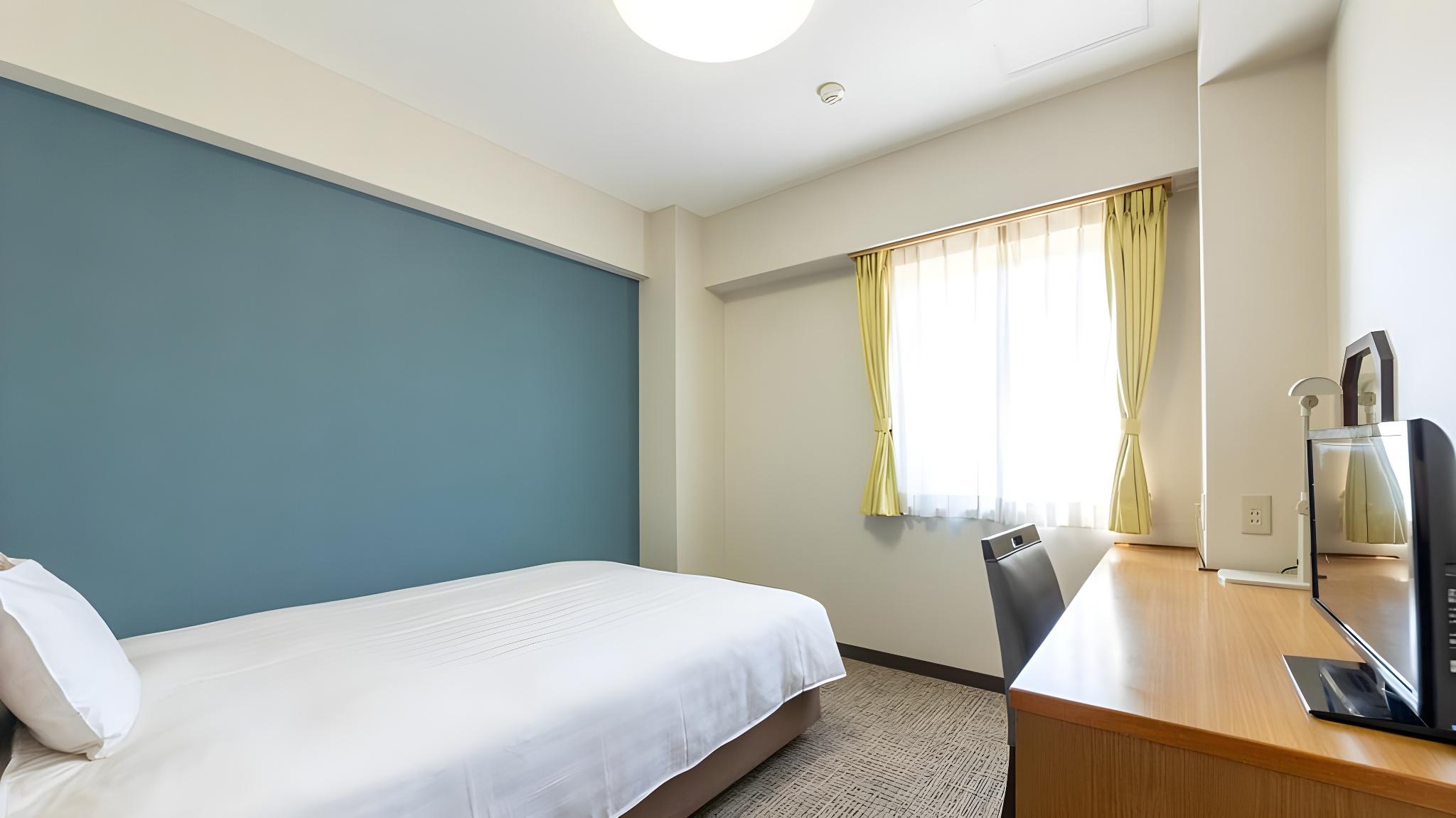 Semi Room, Semi Double Bed, Smoking