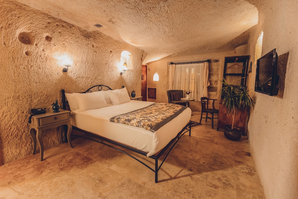 Peristyle Cave Cappadocia 18/49