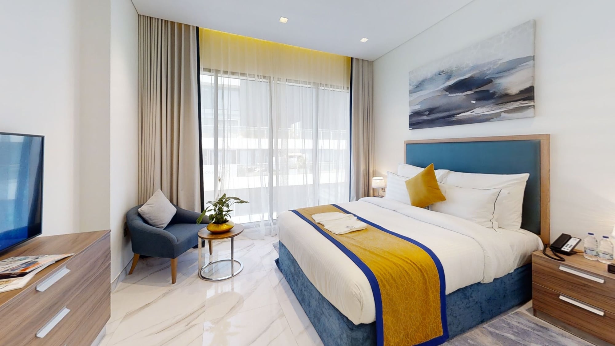 DELUXE, APARTMENT, KING BED
