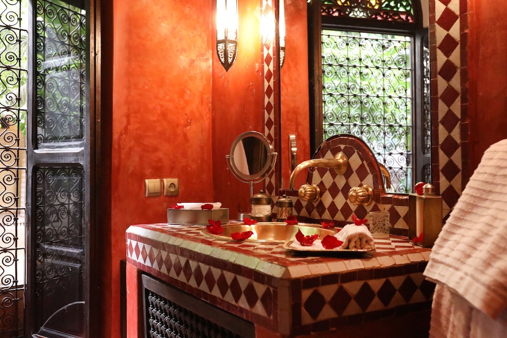 Riad Ilayka 27/77
