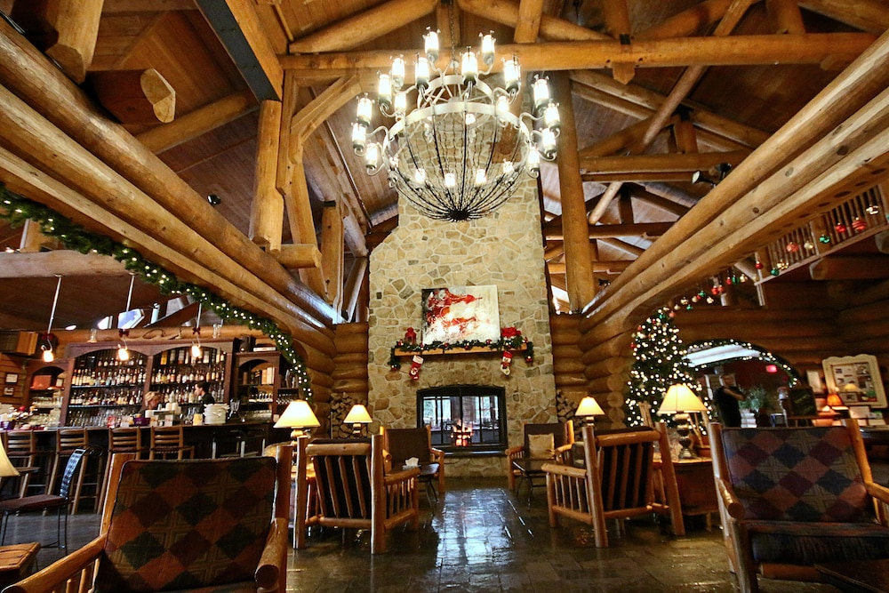 LE GRAND LODGE MONT-TREMBLANT 54/69