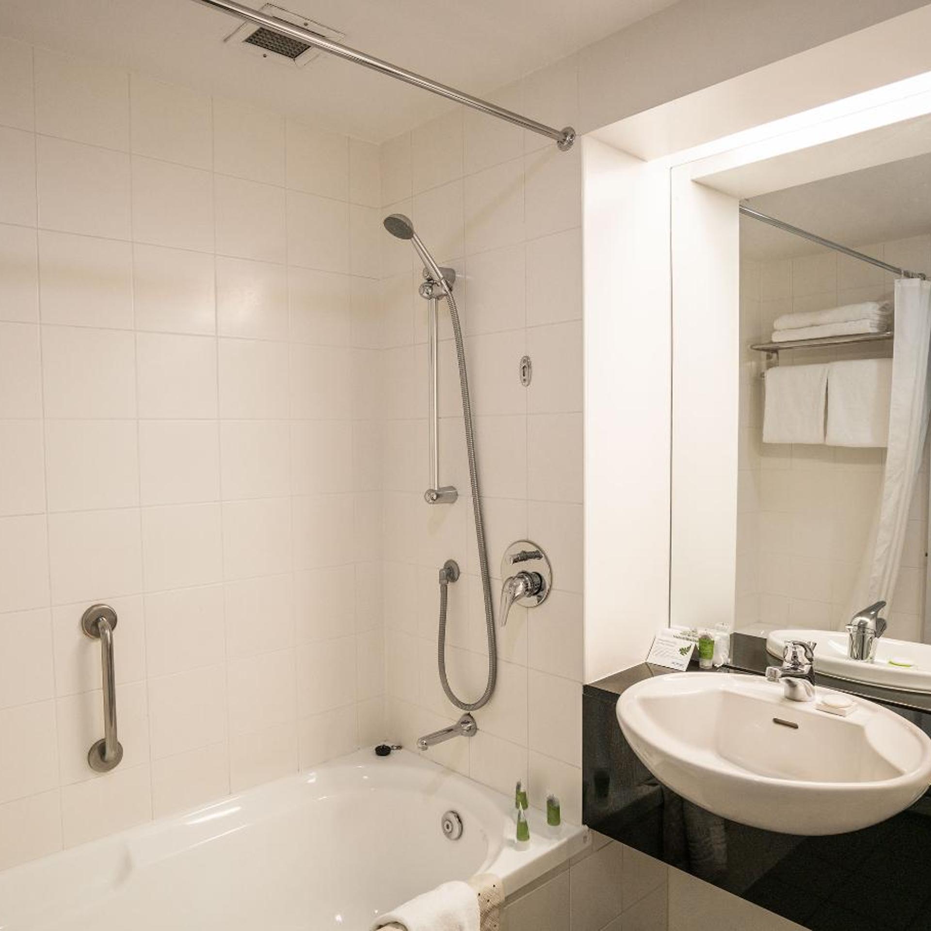 Pacific, Superior, Twin Beds, with View, Scenic Hotel Te Pania 3/3