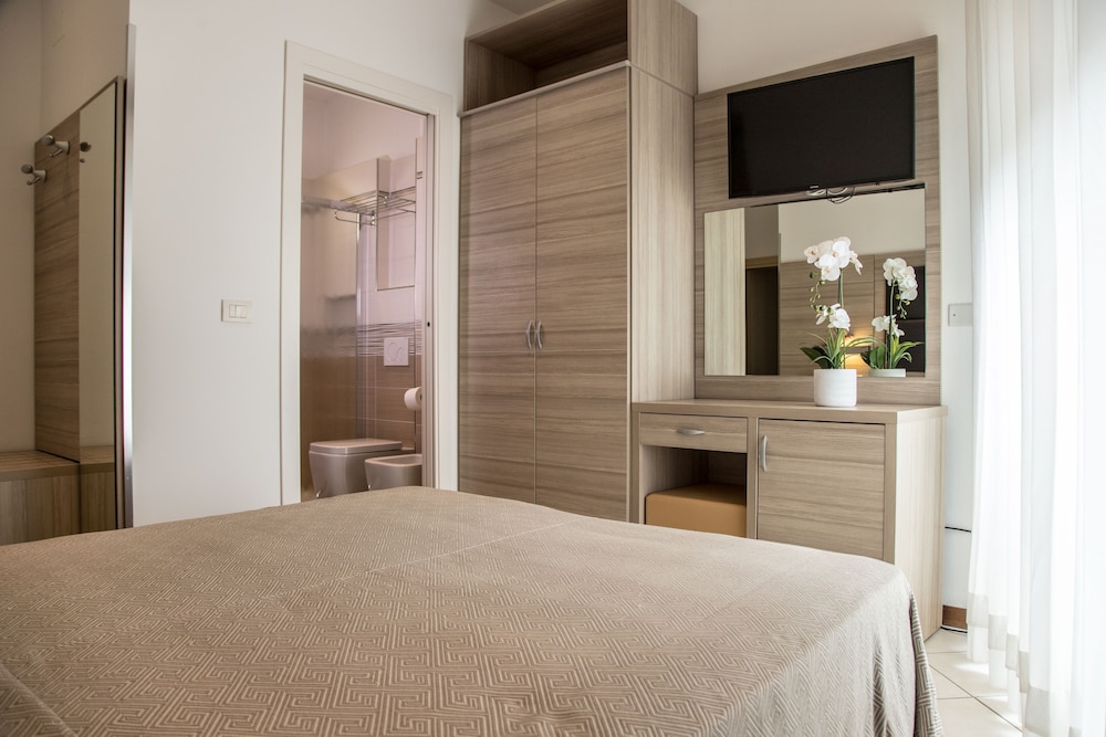ROOM, DOUBLE BED, BALCONY