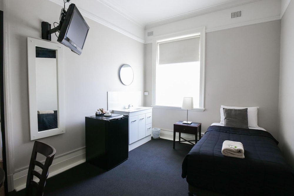 HOTEL GOSFORD 48/64