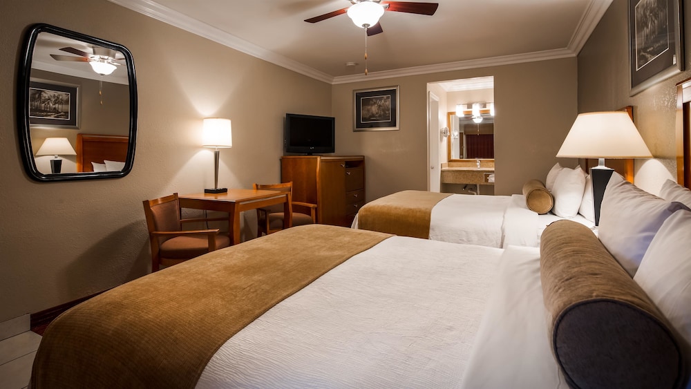 Best Western Tradewinds 18/48