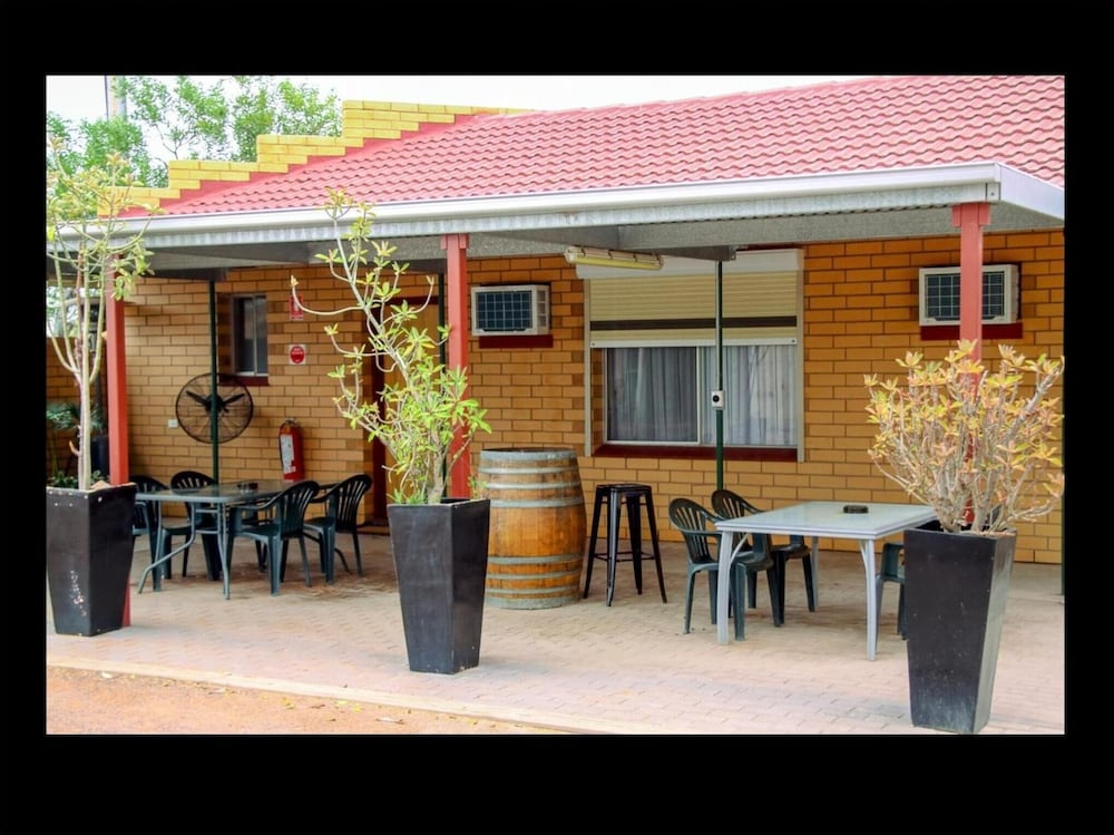 Pampas Motel 50/53