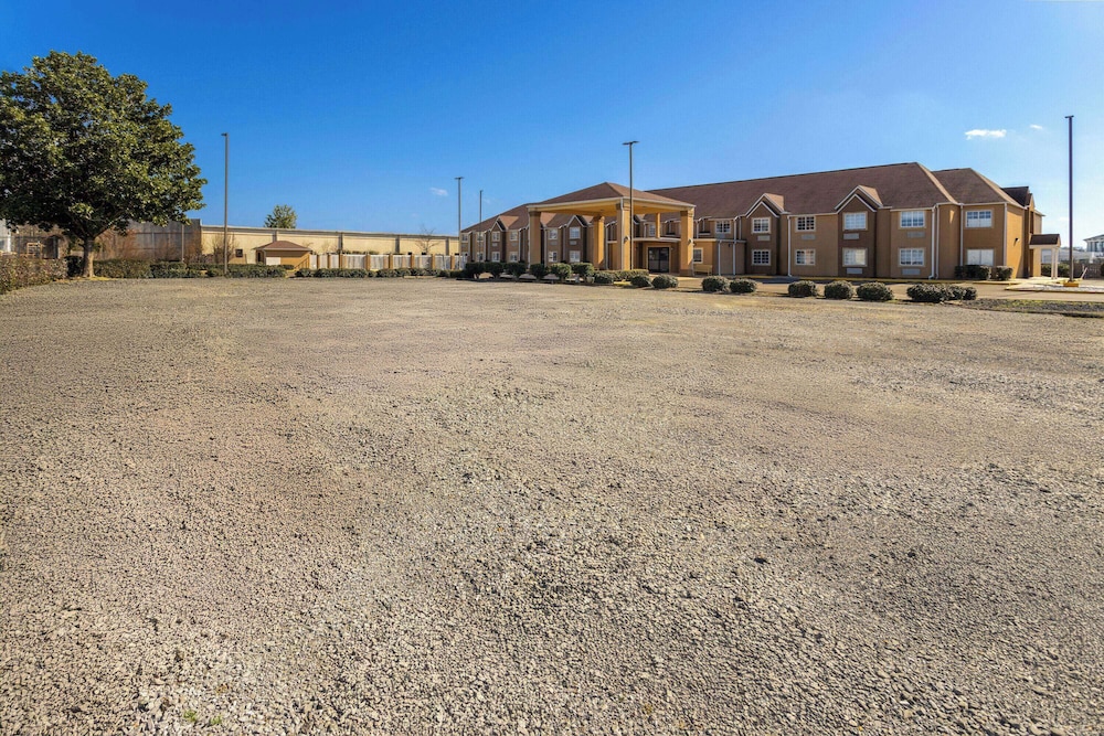 Days Inn by Wyndham Jackson Downtown 22/24