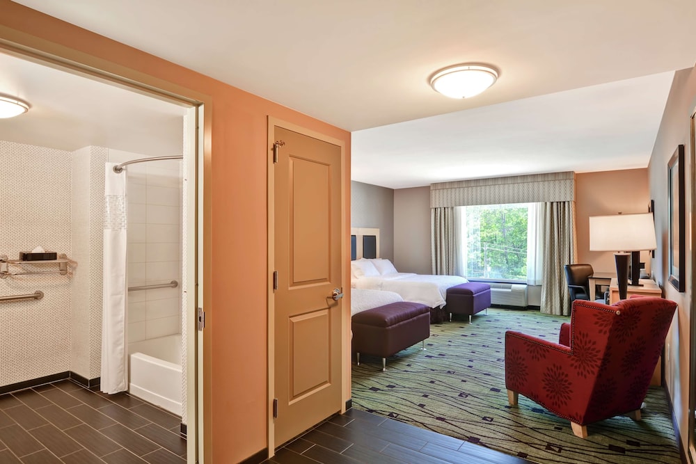 Hampton Inn And Suites Raleigh Crabtree Valley Nc 13/55