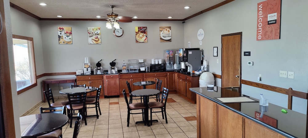 Hometown Inn Suites 36/50