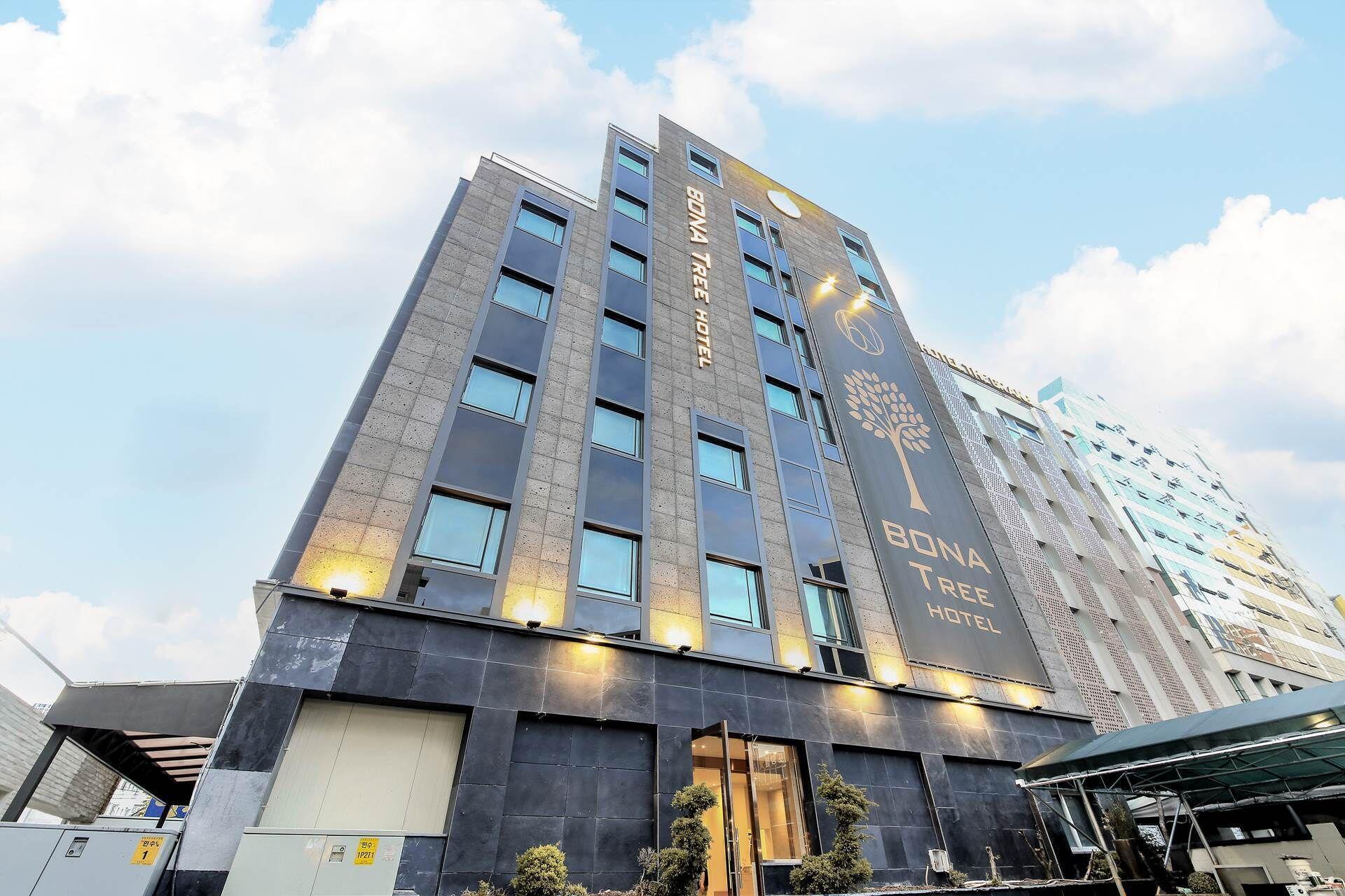 Star Hotel 2/72