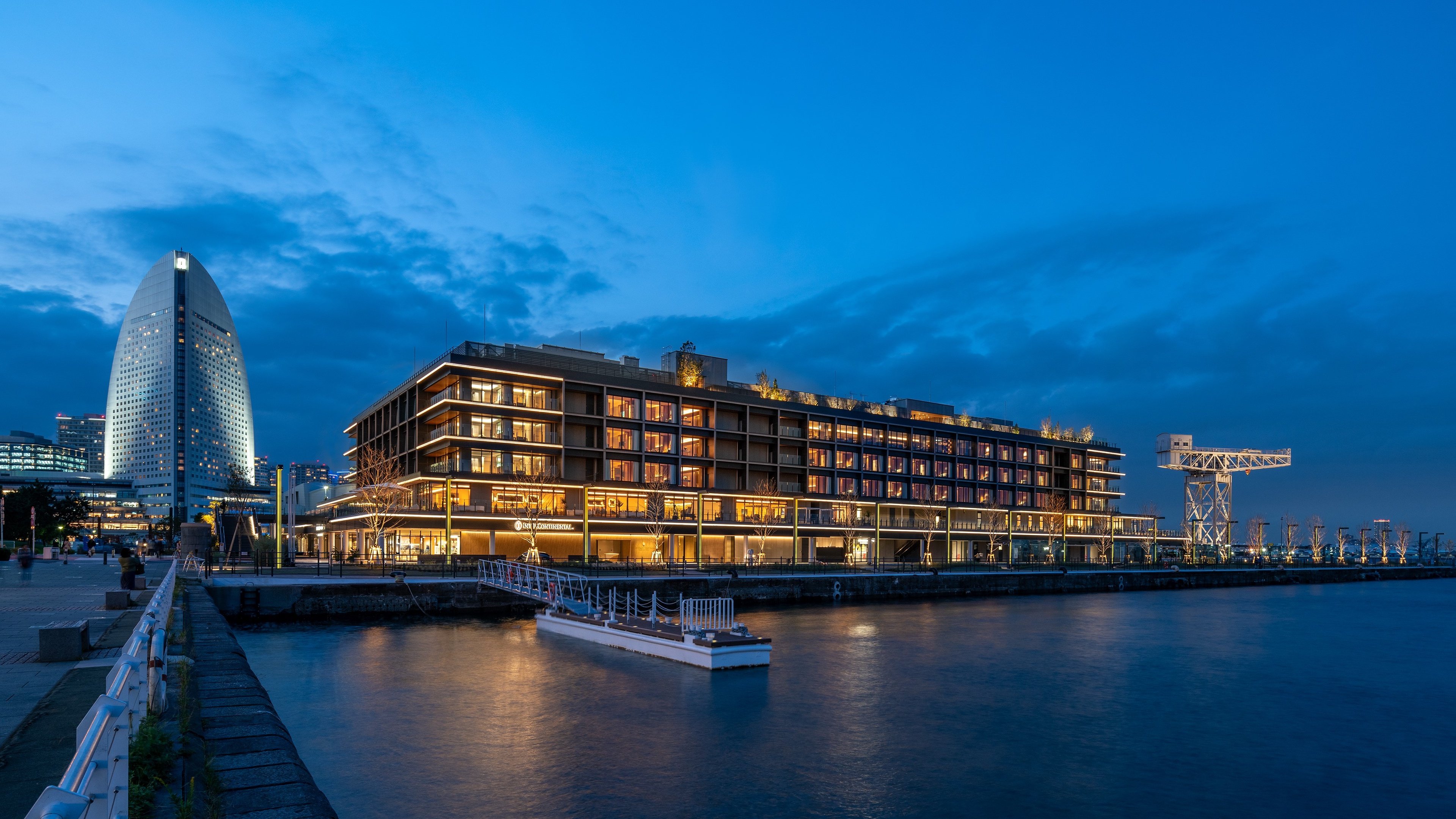 Intercontinental Yokohama Pier 8 4/78
