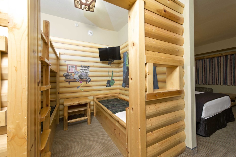 Great Wolf Lodge Grand Mound 53/65