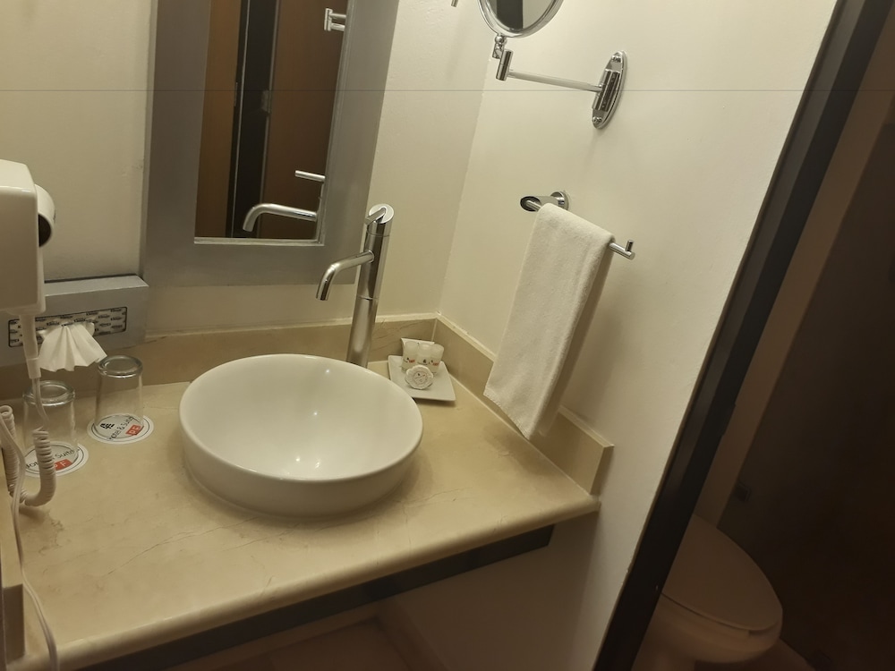 Hotel & Suites PF 38/43