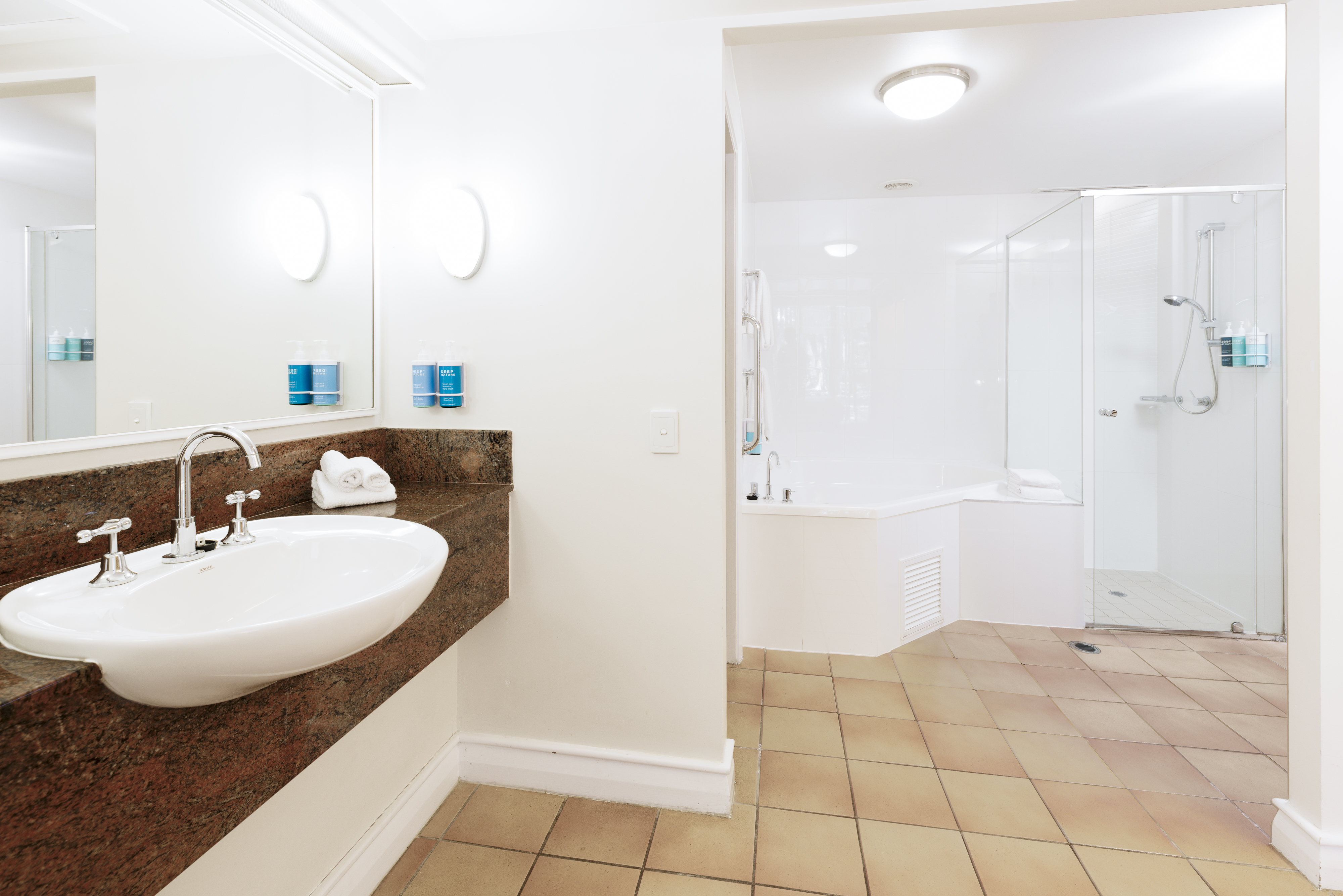 Resort, 1 Queen and 1 Single Bed, Garden View، Novotel Sunshine Coast Resort 5/5