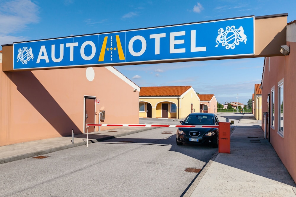 Autohotel Venezia 3/52