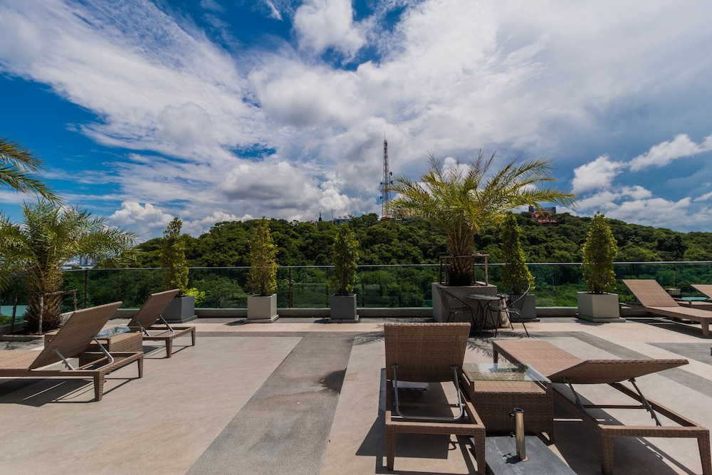 The Point Pratumnak by PSR ASIA 34/50