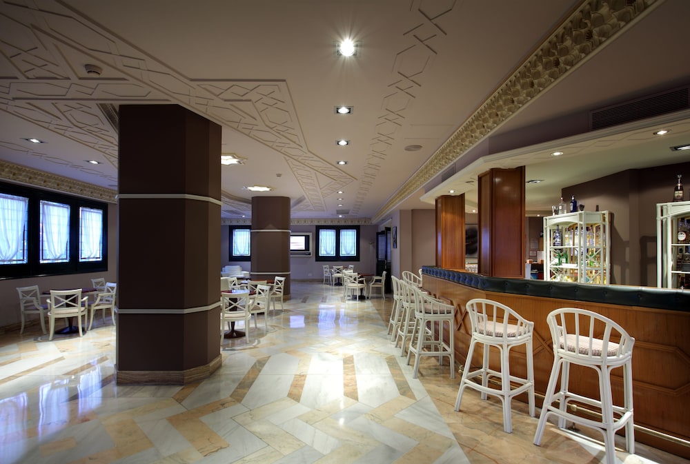 Hotel Abades Benacazon 49/61